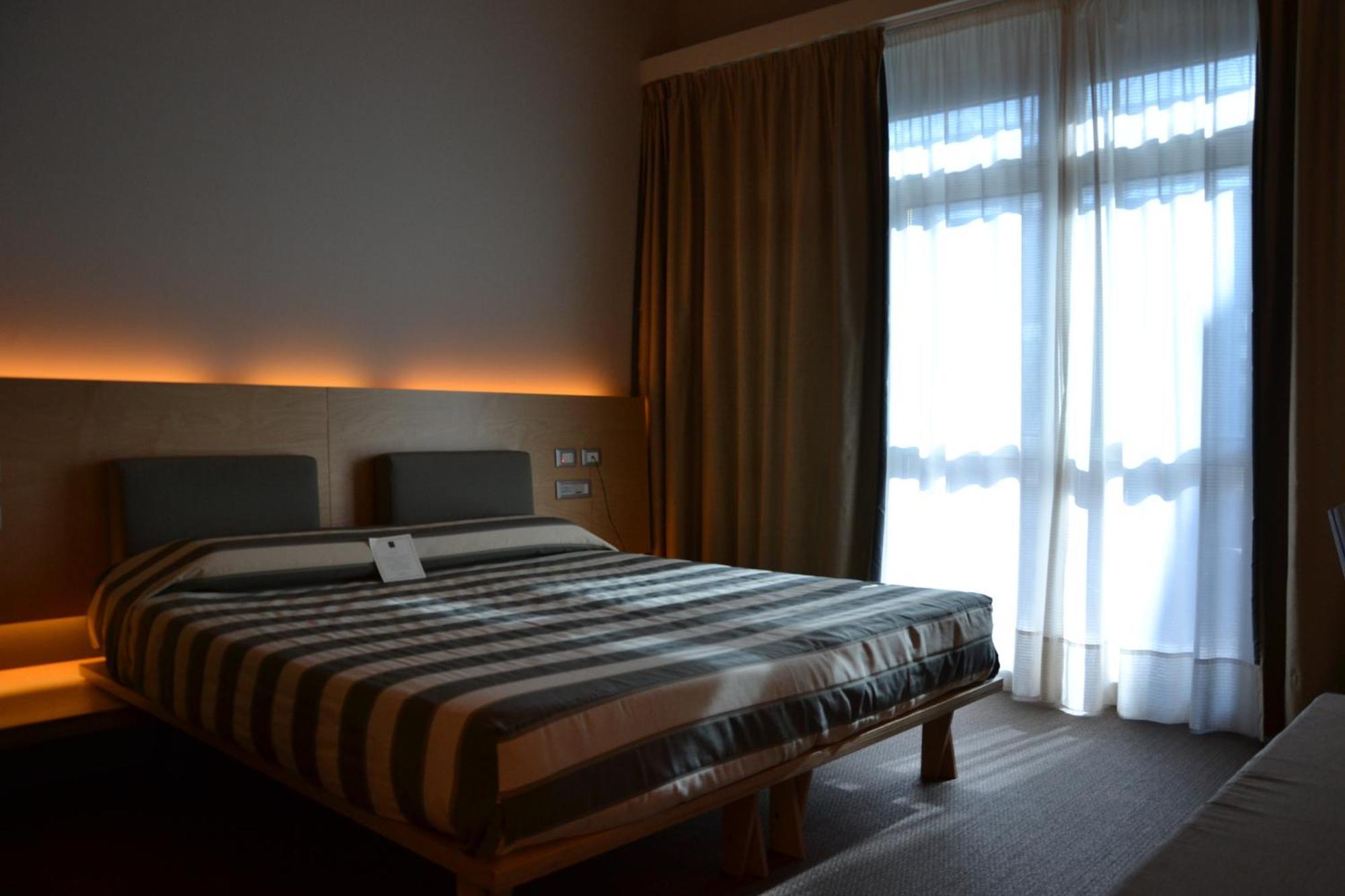 Terme Beach Resort Punta Marina Esterno foto
