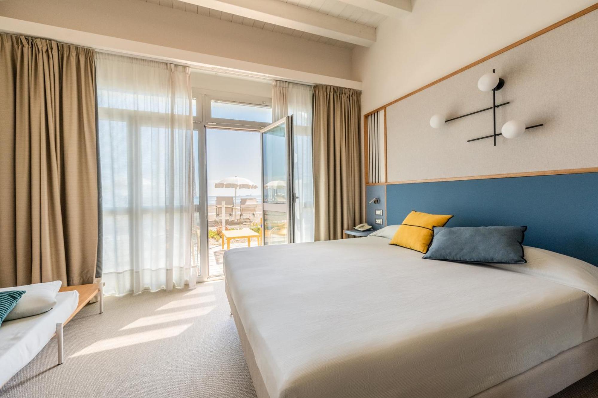 Terme Beach Resort Punta Marina Esterno foto