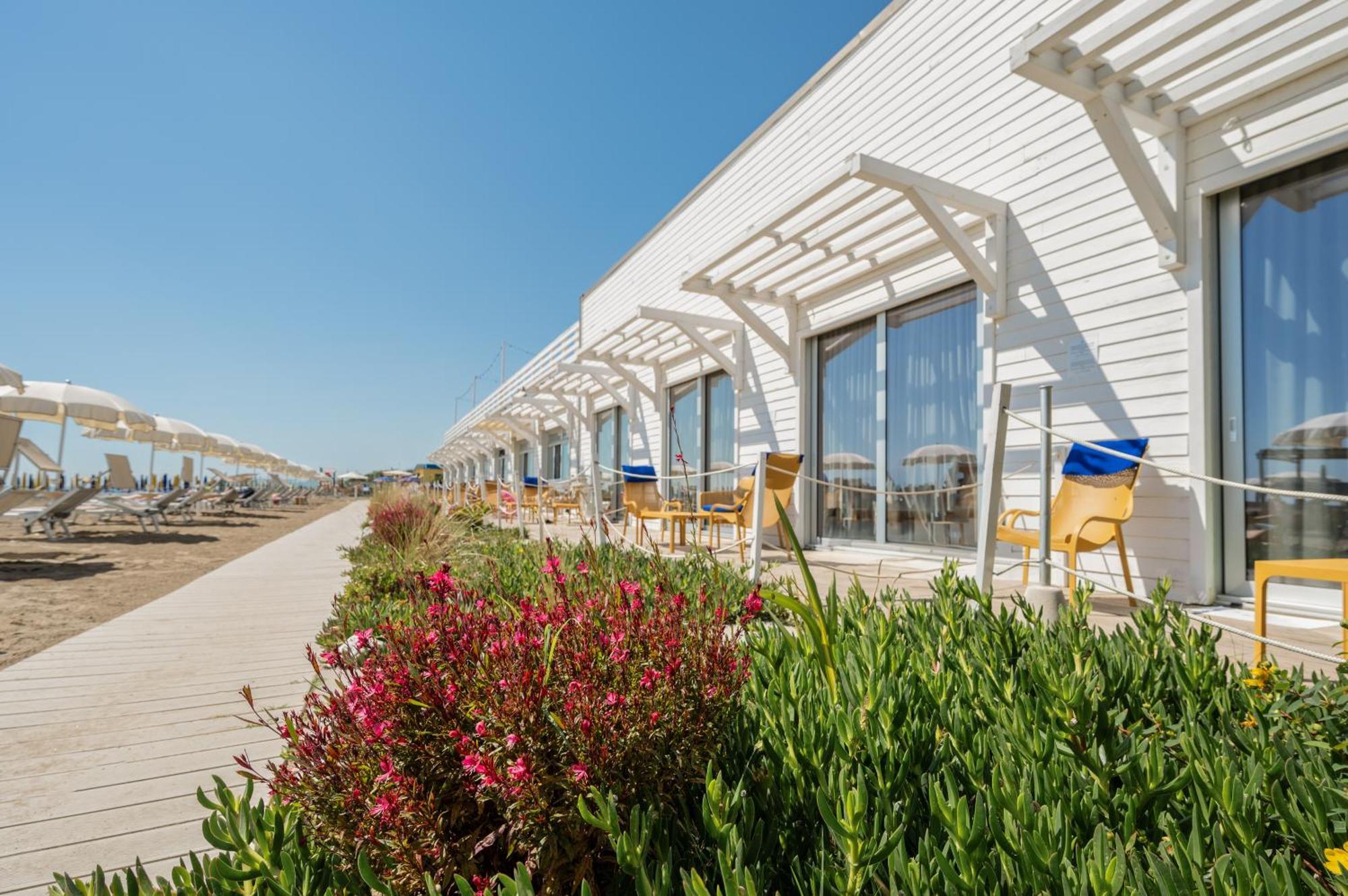 Terme Beach Resort Punta Marina Esterno foto