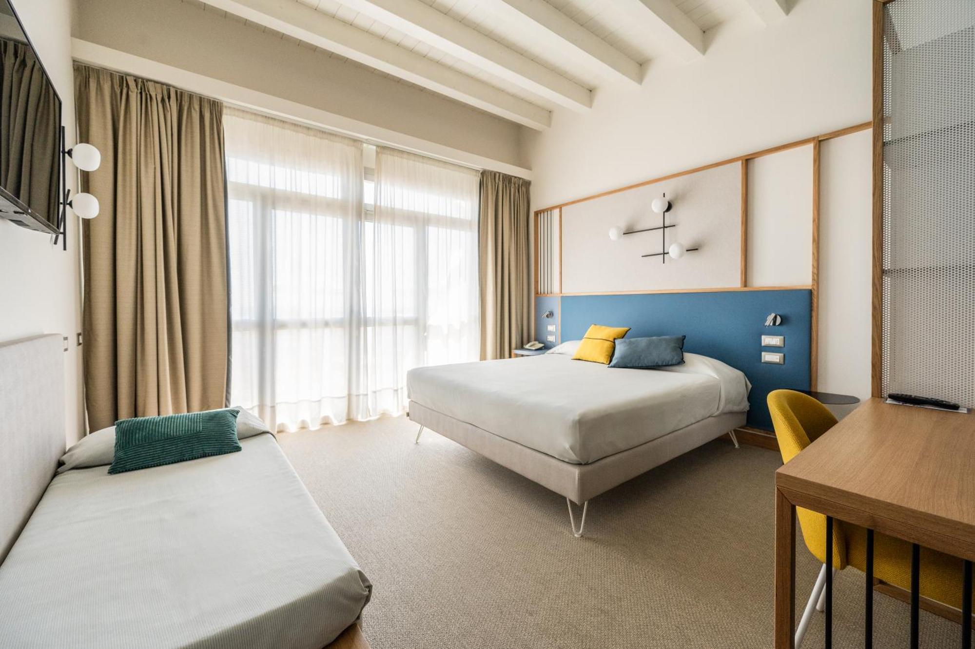 Terme Beach Resort Punta Marina Esterno foto