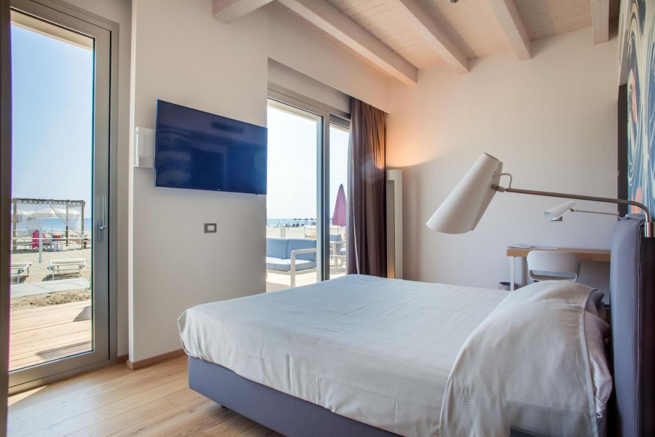 Terme Beach Resort Punta Marina Esterno foto