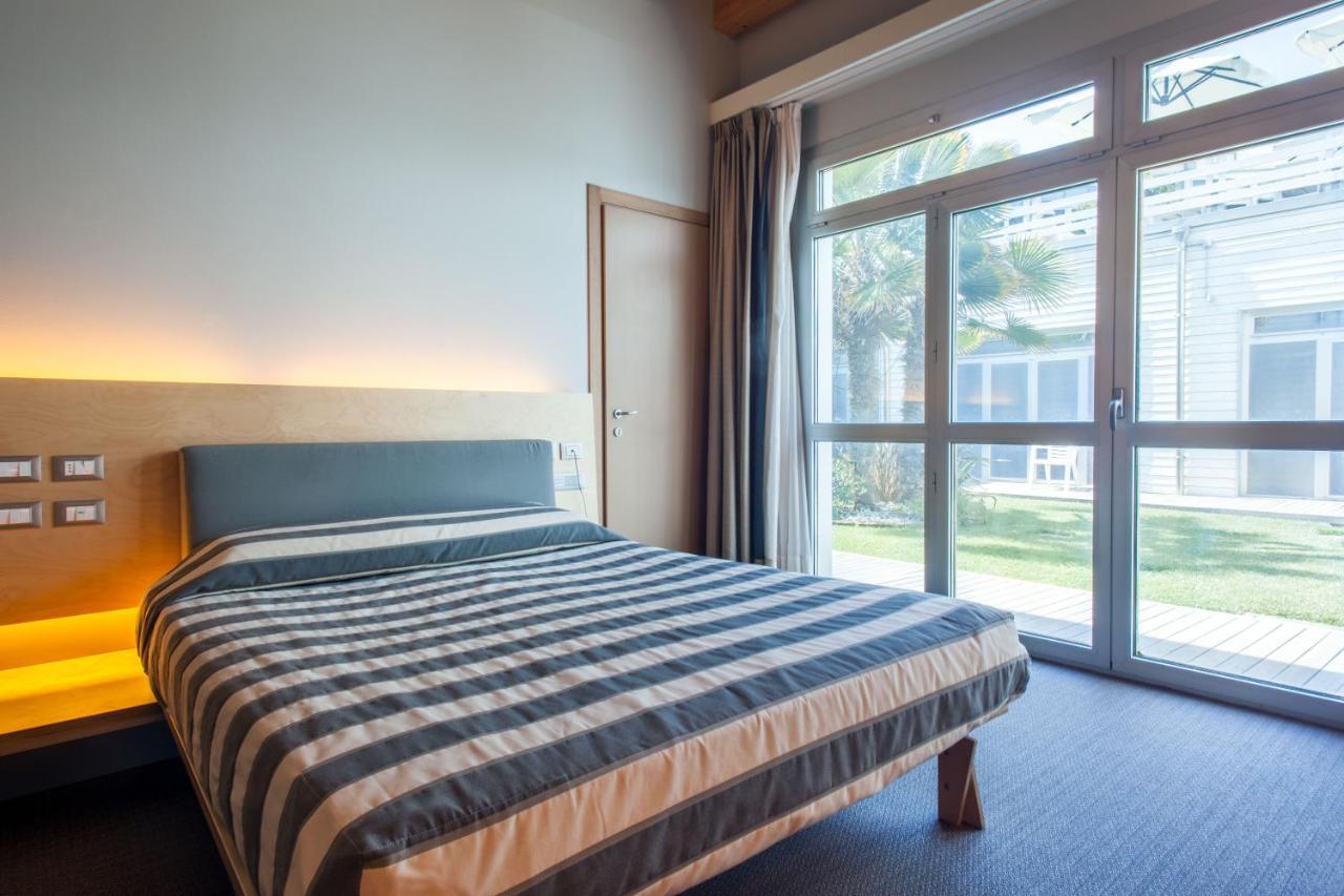 Terme Beach Resort Punta Marina Esterno foto